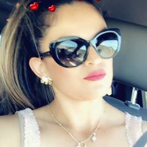 Meet your Posher, Perla